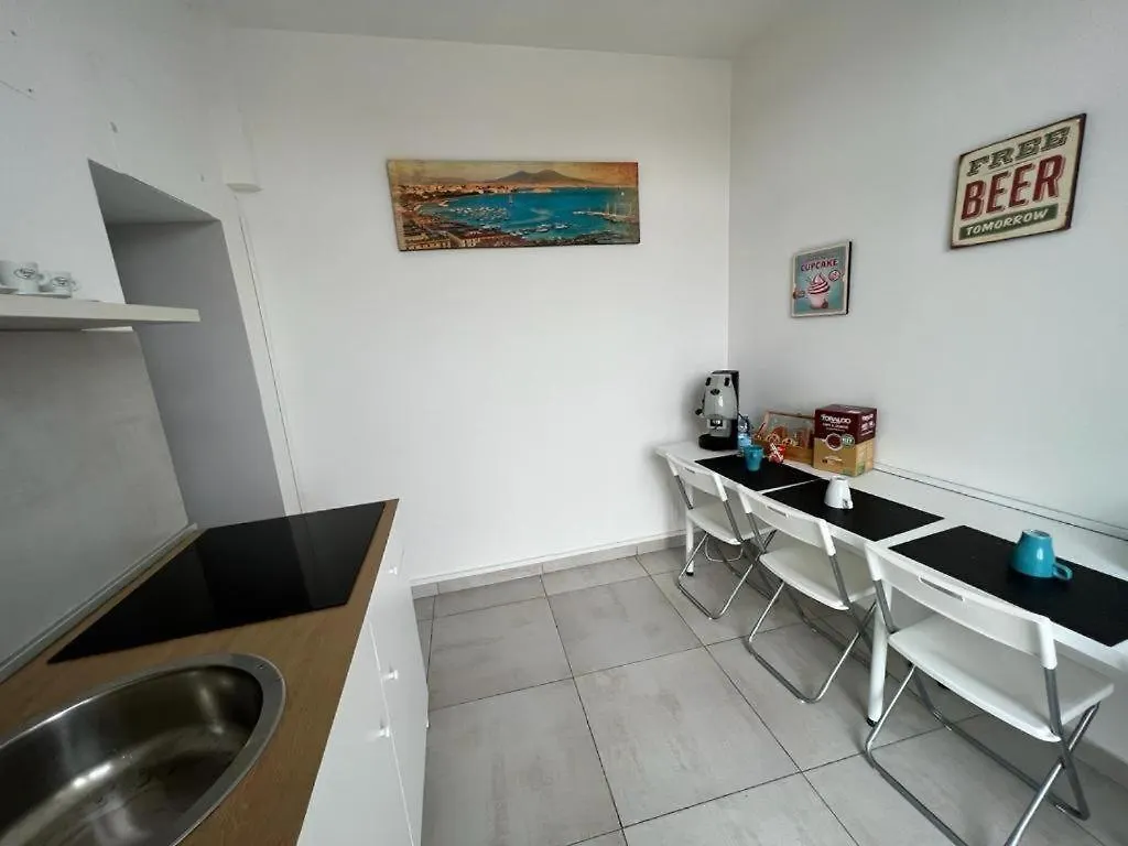 Apartment Ferienwohnung Sky House Napoli Italien